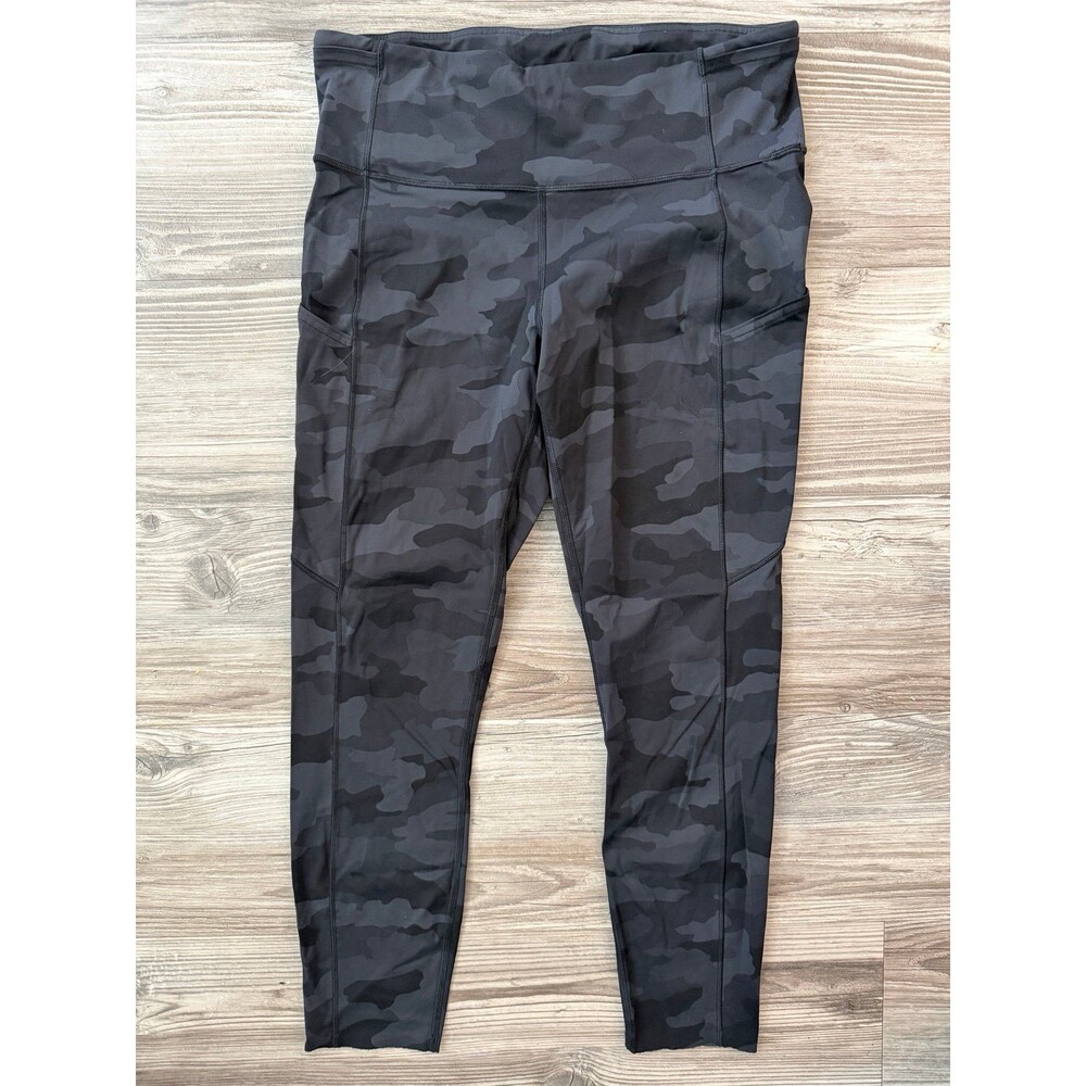 Lululemon Black Camo Cropped Leggings